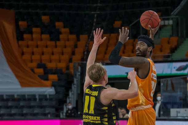 这对正带领 这对正带领