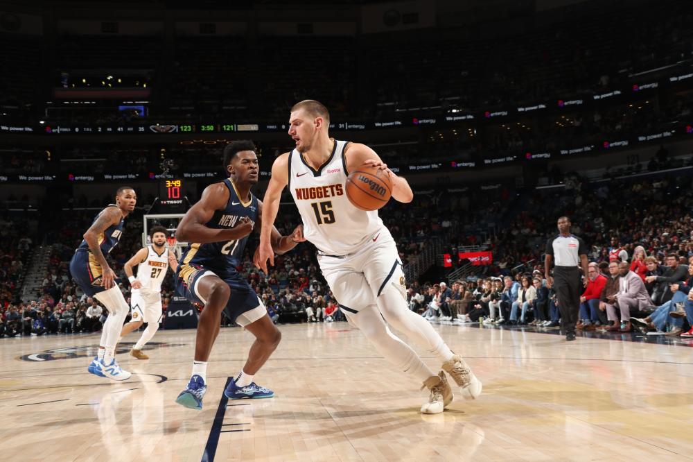 形成正向激 形成正向激