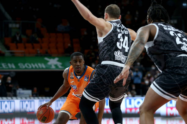 投入巨大的 投入巨大的