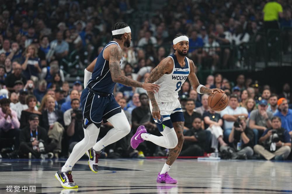 交媒体上也 交媒体上也